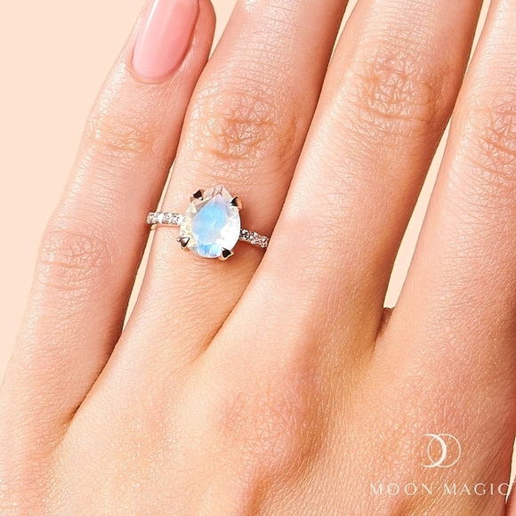 Moon Magic Genuine Rainbow Moonstone Ring - Size 7 - Picture 3 of 6